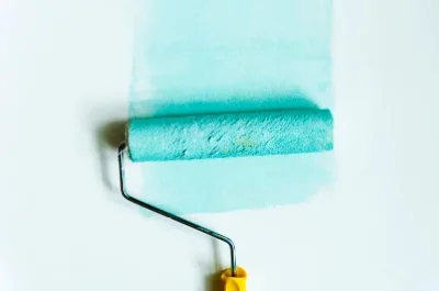 Peinture intérieure à la Couvertoirade — murs, plafonds et boiseries